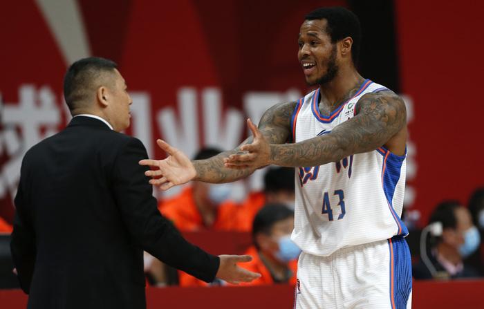 湖南男篮因伤助教出局，球队应对挑战的简单介绍